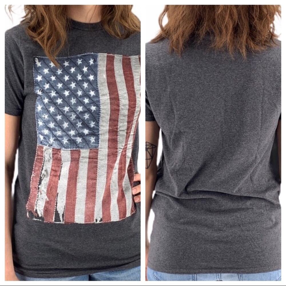 Well Worn Distressed USA American Flag T-shirt Size Small NWT